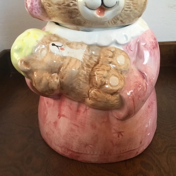Charming vintage legend cookie jar for when the grandkids come over- very trendy - Picture 3 of 10